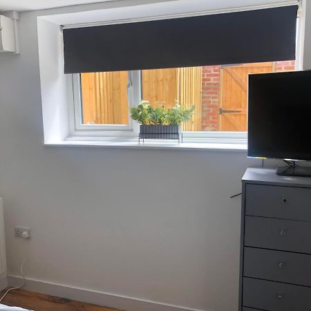 Exclusive Modern Decorated 1 Bedroom Detached Studio Newport  Exterior photo