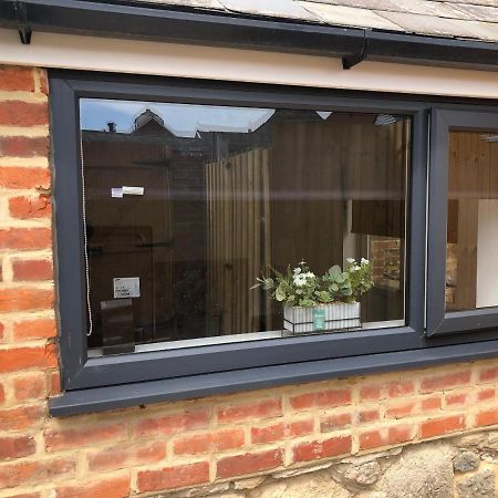 Exclusive Modern Decorated 1 Bedroom Detached Studio Newport  Exterior photo